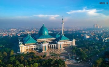 Takbiran yang Hilang, dan Golok Di Atas Sajadah