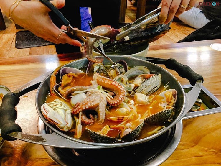 Makanan Khas Korea “Haemultang”, Sup Seafood
