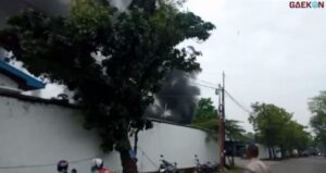 Gudang Bahan Kimia Cengkareng Terbakar, 18 Unit Mobil Pemadam Dikerahkan