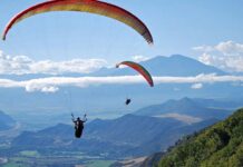 Kisah Paralayang di Indonesia paralayang