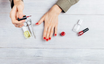 Kuteks (Nail Polish): Sejarah dan Cara Pembuatan kuteks