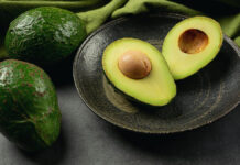 Jadi Salah Satu Buah Sehat, Ternyata Alpukat Berbahaya!
