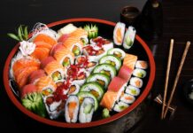AWAS!! Ini Bahaya Terlalu Banyak Makan Sushi makan