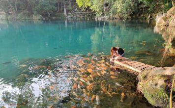 Bening Bak Kaca, Ini Pesona Telaga Biru Cicerem