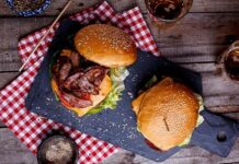 Roti Bundar Dengan Isian Patty, Ini Asal Usul Hamburger