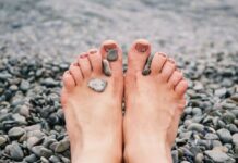 Kenapa Ya Jalan Kaki Di Atas Batu Bikin Sakit? jalan kaki