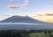 Gunung Salak: Ada Kerajaan Gaib? gunung salak