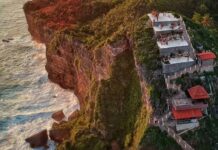 Puncak Segoro: Menikmati Laut Dari Tepi Tebing puncak segoro