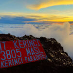 Gunung Kerinci: Misteri Gunung Tertinggi di Pulau Sumatera gunung kerinci