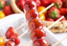 Tanghulu: Jajanan Manis Asal China tanghulu