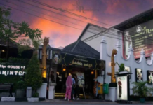 The House of Raminten, Restoran Nyentrik yang unik