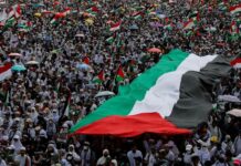 Aksi Damai Bela Palestina di Monas: Tokoh Penting, Pembacaan Puisi, dan Bendera Raksasa aksi damai bela palestina