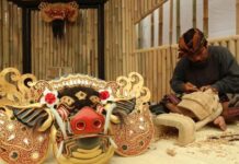 Sejarah Kesenian Topeng Bali, Jadi Souvenir Khas bali