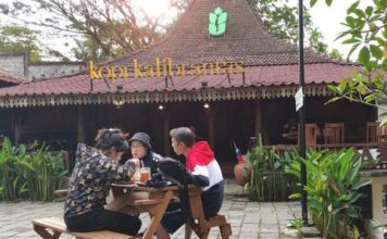 Kopi Kalibrantas: Sensasi Makan di Dekat Sungai Brantas kopi kalibrantas