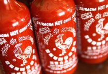 Sriracha dan Perbedaannya dengan Saus Sambal di Indonesia sriracha