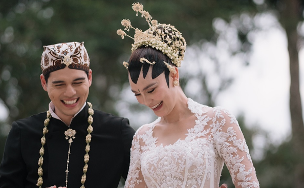 Ternyata ini Alasan Luna Maya usung konsep Adat Jawa