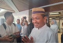 Tiba di Sorong, Bahlil disambut massa hingga diteriaki penipu