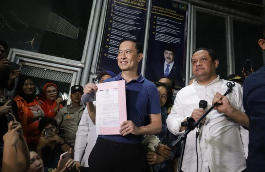 Sempat Divonis 4,5 Tahun, Tom Lembong kini Laporkan Hakim yang memvonisnya Sempat Divonis 4,5 Tahun, Tom Lembong kini Laporkan Hakim yang memvonisnya