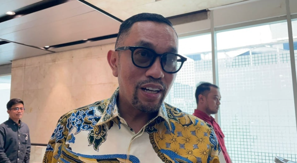 Ahmad Sahroni dan Nafa Urbach Resmi Dicopot