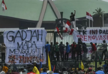 Mahasiswa Gelar Aksi Damai di DPR, Tagih 17+8 Tuntutan
