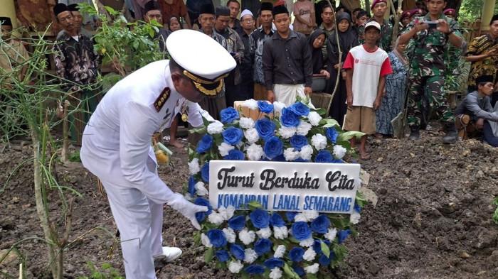 Gugur saat Latihan Penerjunan, Prajurit Marinir Zaenal Ternyata sempat Sadar Gugur saat Latihan Penerjunan, Prajurit Marinir Zaenal Ternyata sempat Sadar