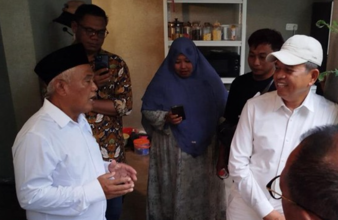 Penuhi Janjinya, KDM Akhirnya Berkunjung ke Rumah Yai Mim di Malang