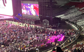 Antusiasme Blink Indonesia Dapat Pujian Rose Blackpink