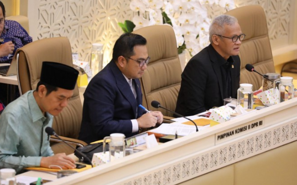 Soal Ijazah Jokowi, DPR Cecar ANRI dan KPU Pertanyakan Arsipnya