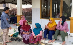 Longsor Cisarua, Dedi Mulyadi ditagih Korban Uang Kontrakan Rp 10 Juta Longsor Cisarua, Dedi Mulyadi ditagih Korban Uang Kontrakan Rp 10 Juta