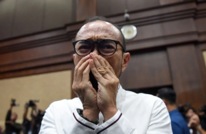 Tak Nikmati Uang Korupsi Minyak, Riva Siahaan Tetap Dihukum 9 Tahun Penjara Tak Nikmati Uang Korupsi Minyak, Riva Siahaan Tetap Dihukum 9 Tahun Penjara