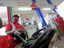 Buntut Perang, Bahlil Sebut Pertamax akan Naik Home