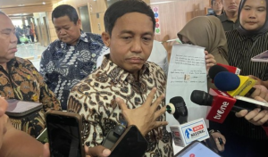 Raja Juli Buka Suara soal Amplop Putih: “Saya sudah kembalikan..” Raja Juli Buka Suara soal Amplop Putih: “Saya sudah kembalikan..”
