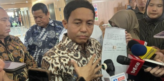 Raja Juli Buka Suara soal Amplop Putih: “Saya sudah kembalikan..” Home