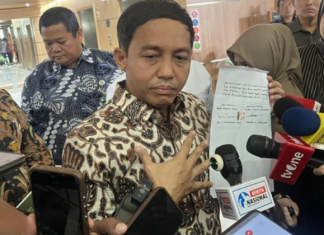 Raja Juli Buka Suara soal Amplop Putih: “Saya sudah kembalikan..” Home