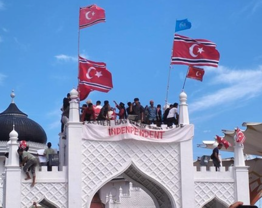 Buntut Insiden Bendera Bulan Bintang, Menkum Sebut Tuntaskan UU Otsus Aceh Home